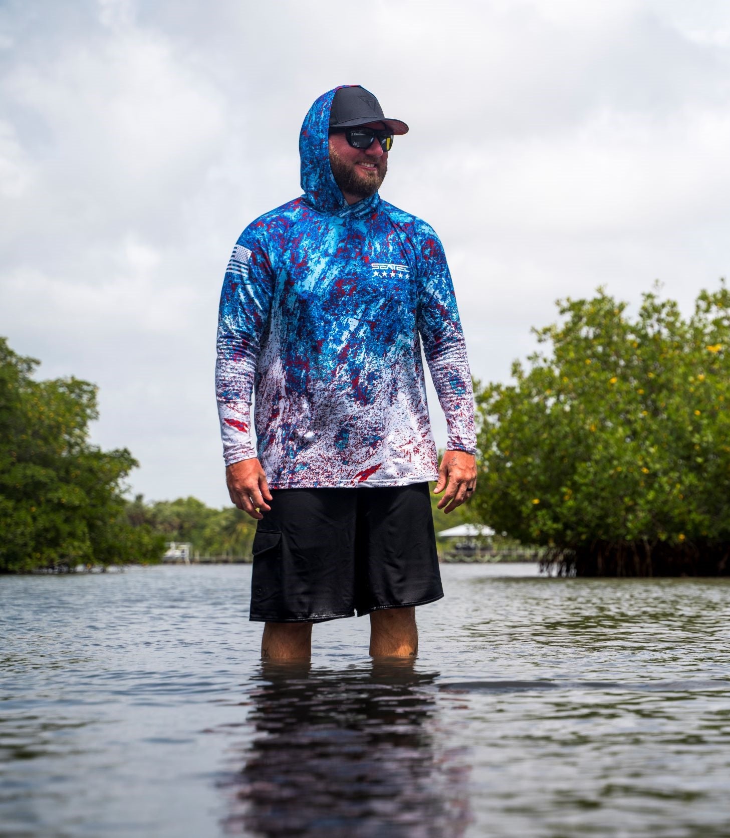 Patriot Men's Hooded Performance Shirt – Lightweight, moisture-wicking fishing shirt for active outdoor use with UPF sun protection